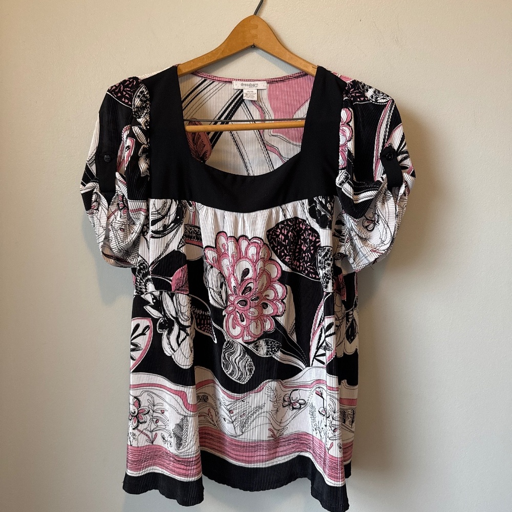 Dress barn woman floral ribbed shirt